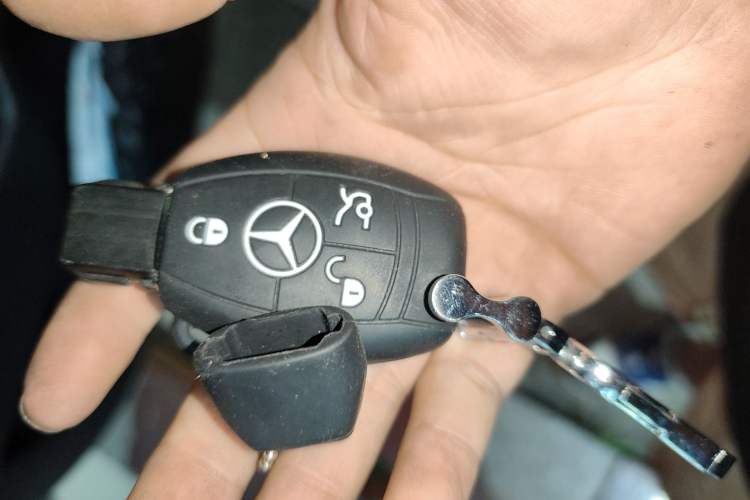 Used Mercedes-Benz M-Class 2014 ML 400 4MATIC Luxury Model Vehicle Key