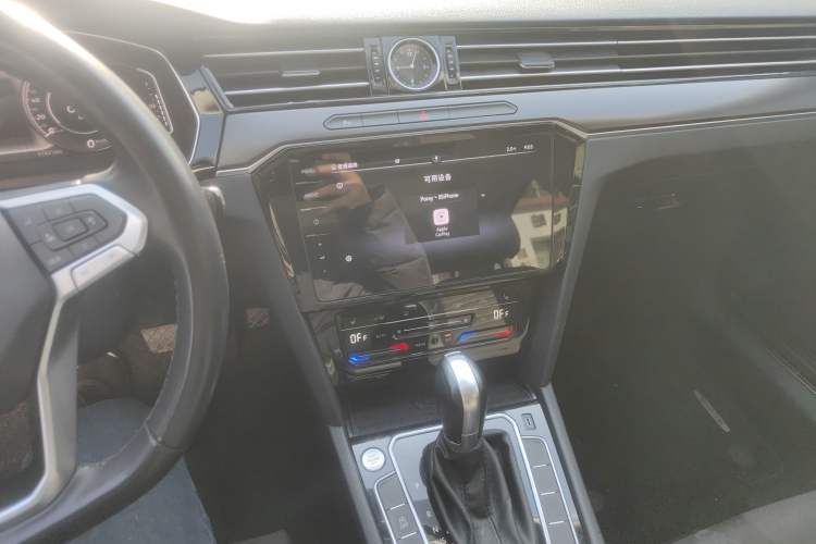 Used Volkswagen Magotan 2020 330TSI DSG Luxury Edition Audio And AC Panel