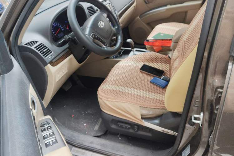 Used Hyundai Santa Fe Classic 2012 2.4 Luxury Edition 7-Seater Four-Wheel Drive