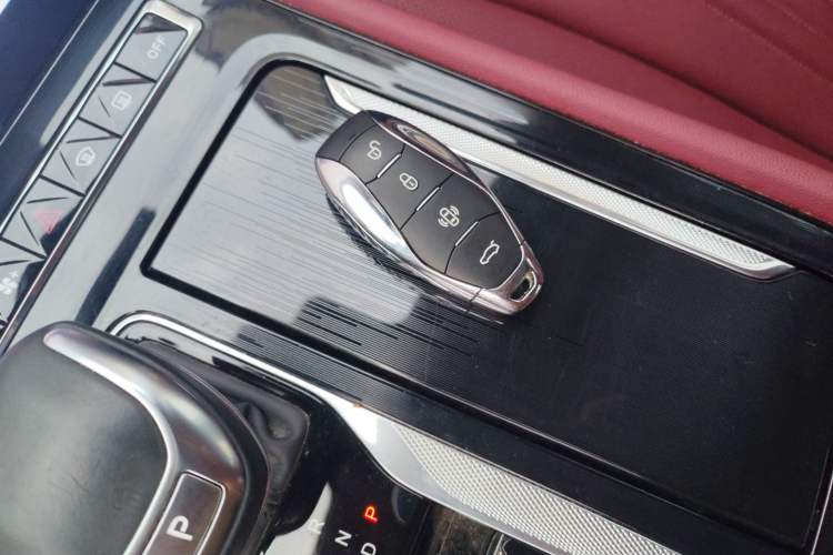 Used Hongqi H5 2023 1.5T DCT Smart Connect Flagship Edition Vehicle Key