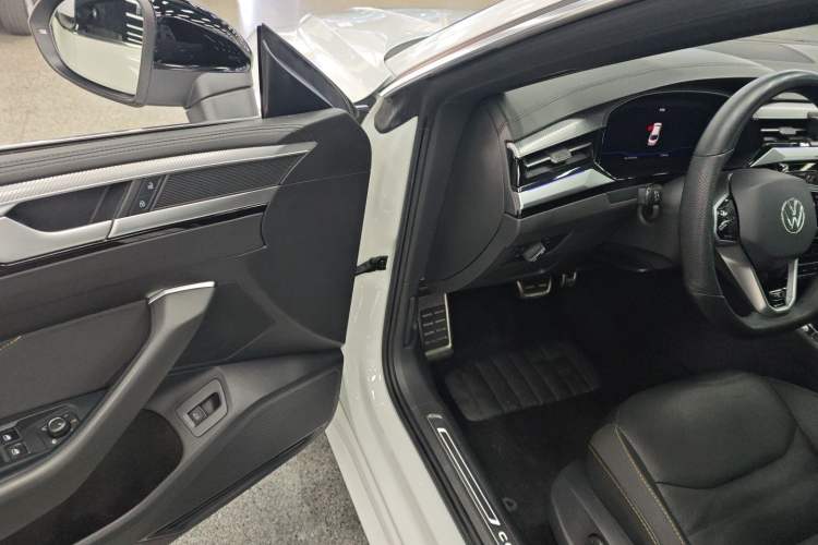 Used Volkswagen FAW-Volkswagen CC 2021 380TSI Striking Edition
