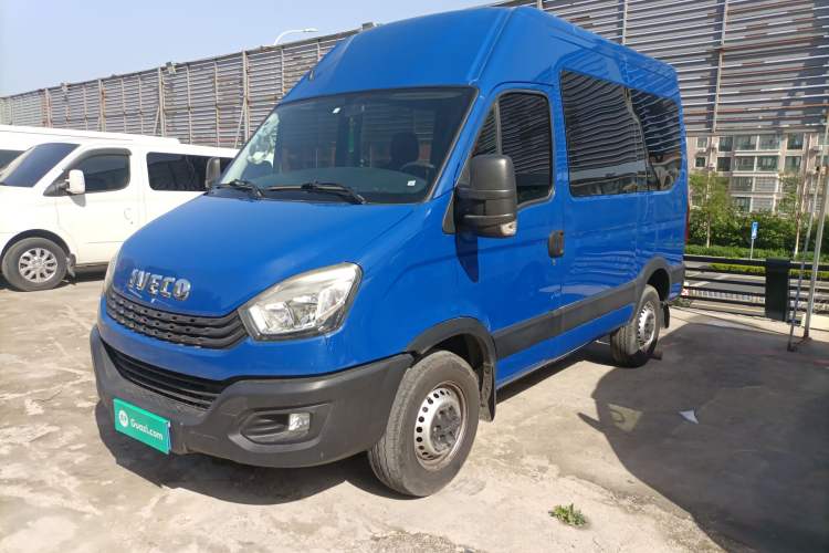 Used Iveco Eurocargo 2021 2.0T Manual Super Rui Short Wheelbase High-Roof Manual Door F1A