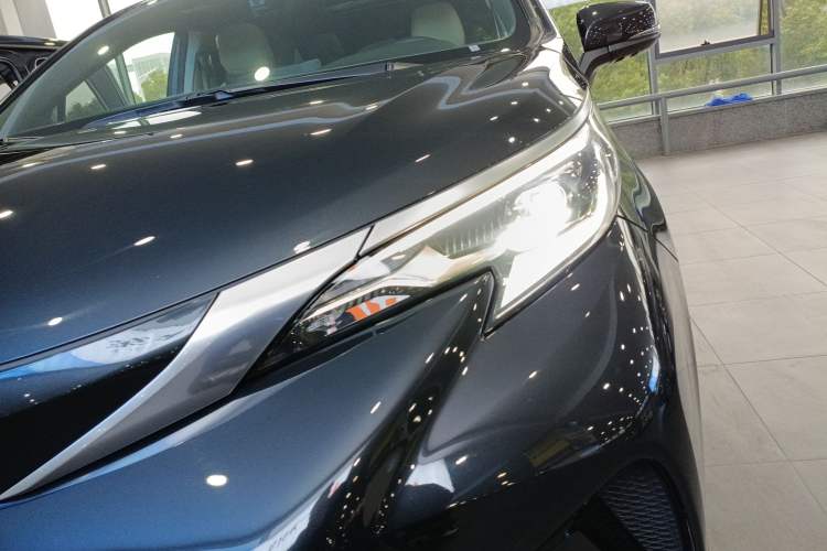 Used Toyota Granvia 2023 2.5L Hybrid Prestige PLUS Edition
