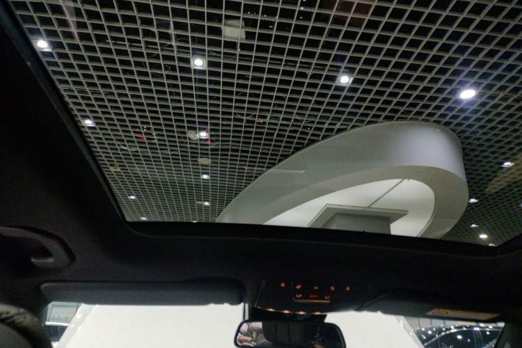 Used Mercedes-Benz GLC 2017 GLC 260 4MATIC Luxury Model
