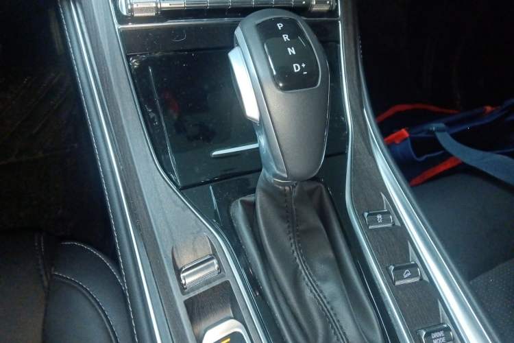 Used Dongfeng Fengon 580 2022 1.5T Automatic Luxury Version Gear Lever