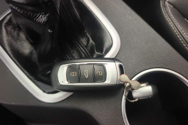 Used Geely Auto Vision X6 2016 1.8L Manual Luxury Model