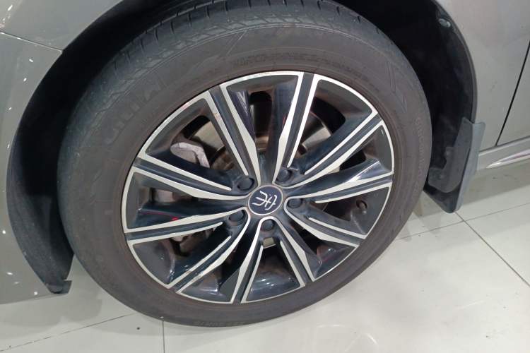 Used BYD Song MAX New Energy 2019 DM 1.5T Smart Connect Zhiyao Model 6-Seater China V Emission Standard Left Front Wheel Hub