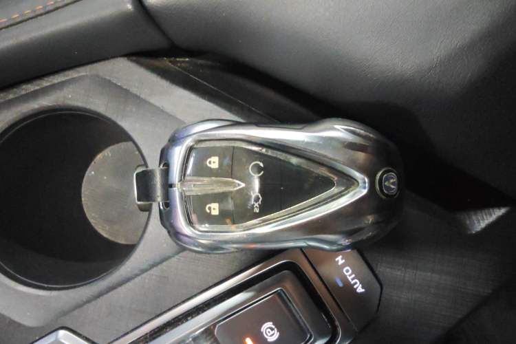 Used CHANGAN UNI-V 2024 1.5T High-Energy Version Interior 1