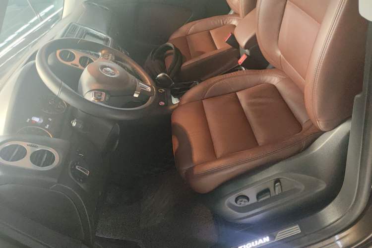 Used Volkswagen Tiguan L 2015 2.0 TSI Automatic All-Wheel Drive Luxury Edition