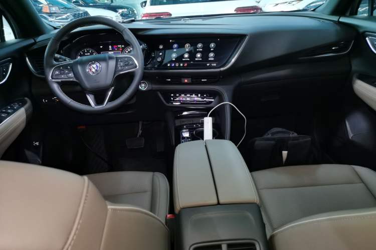 Used Buick Envision 2023 Encore Plus 652T Five-Seat Luxury Model Center Console