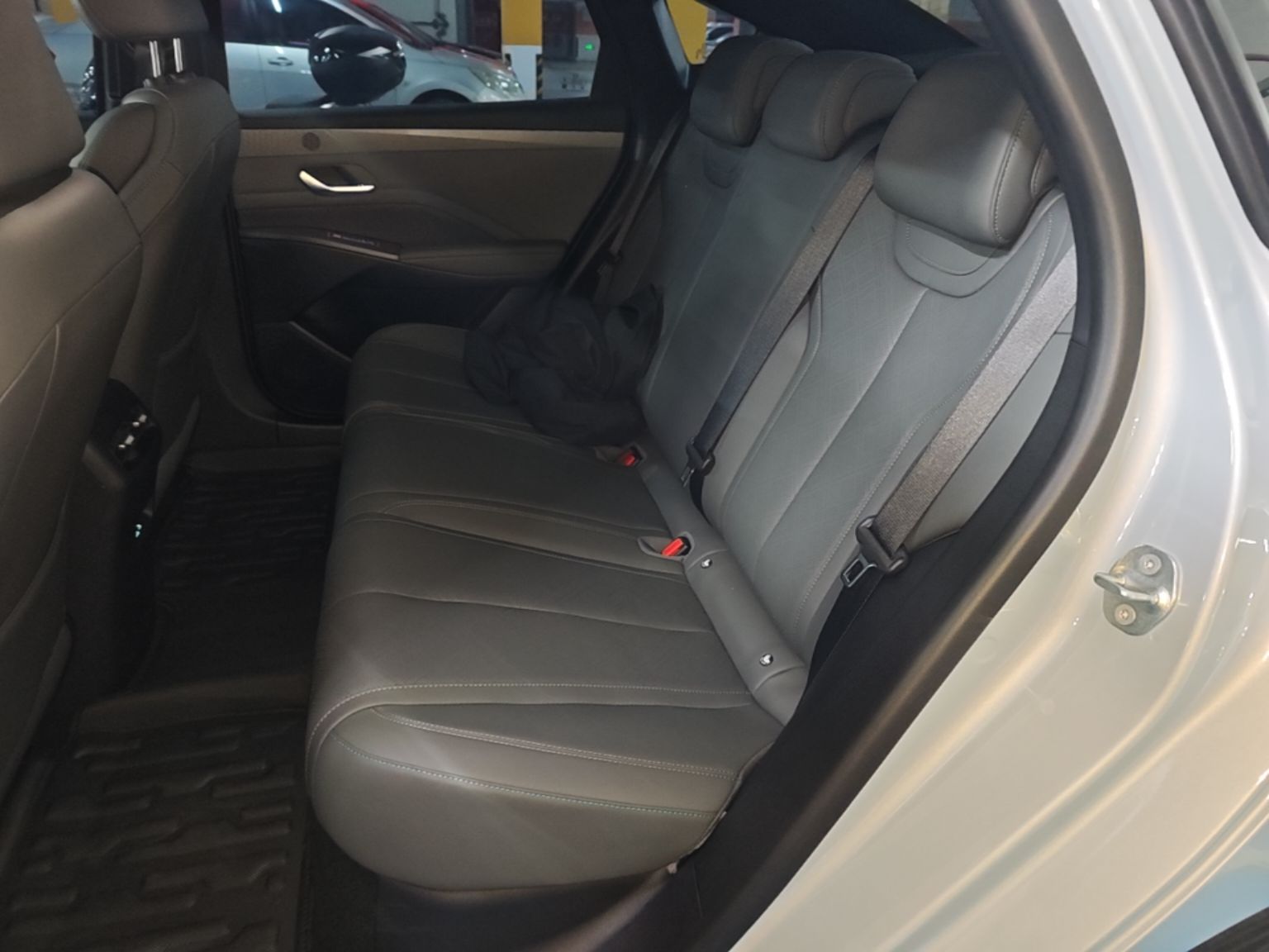BYD Qin PLUS 2026 DM-i 128KM Progressive Model — снимка 20