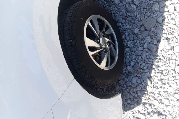 Used Nissan NV200 2018 1.6L CVT Luxury Model Left Front Wheel Hub