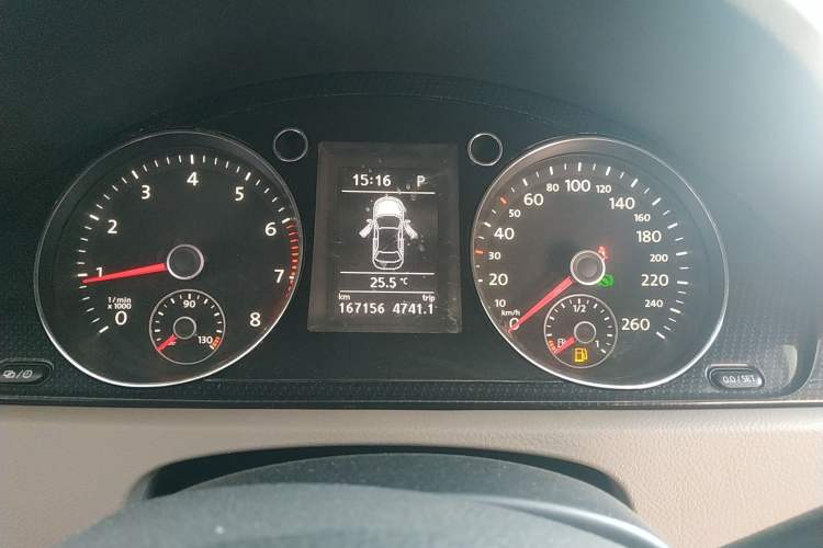 Used Volkswagen Magotan 2015 Facelift 1.8TSI Luxury Model Instrument Cluster