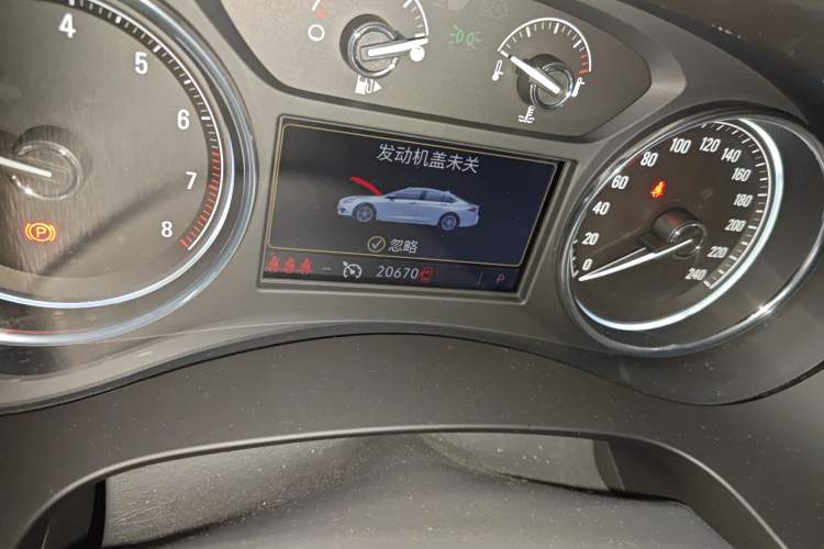 Used Buick LaCrosse 2022 552T Luxury Version Odometer Close Up