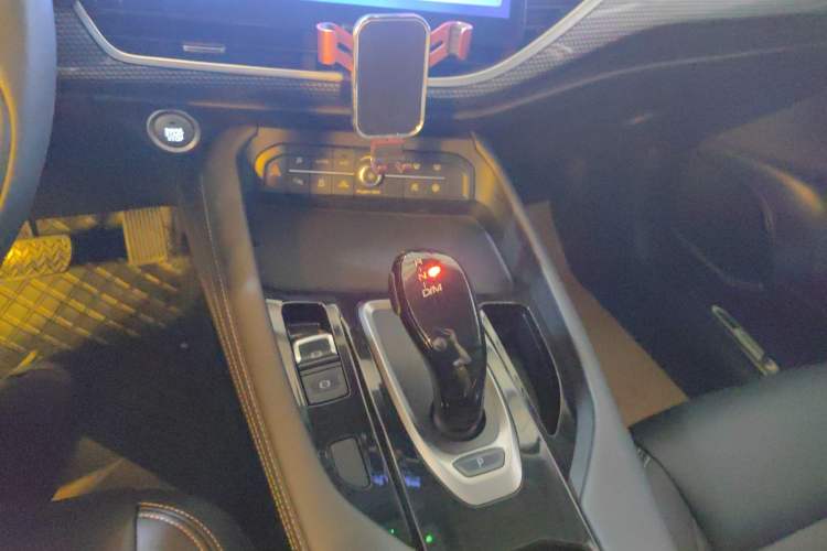 Used Haval F7 2020 1.5T Two-Wheel Drive iCool Gear Lever