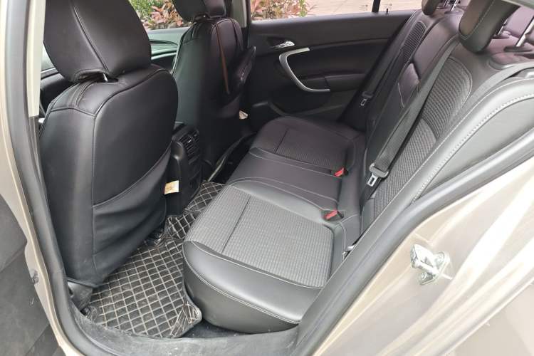 Used Buick Regal 2015 1.6T Leading Technology Model Left Rear Seat