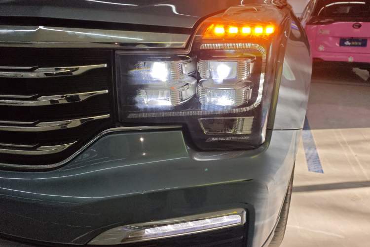 Used GAC Trumpchi GS8 2017 320T Two-Wheel Drive Luxury Smart Connectivity Version (7 Seats)