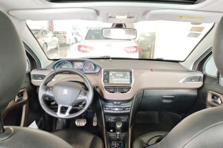 Used Peugeot 2008 2014 1.6L Automatic Navigation Edition Interior 2