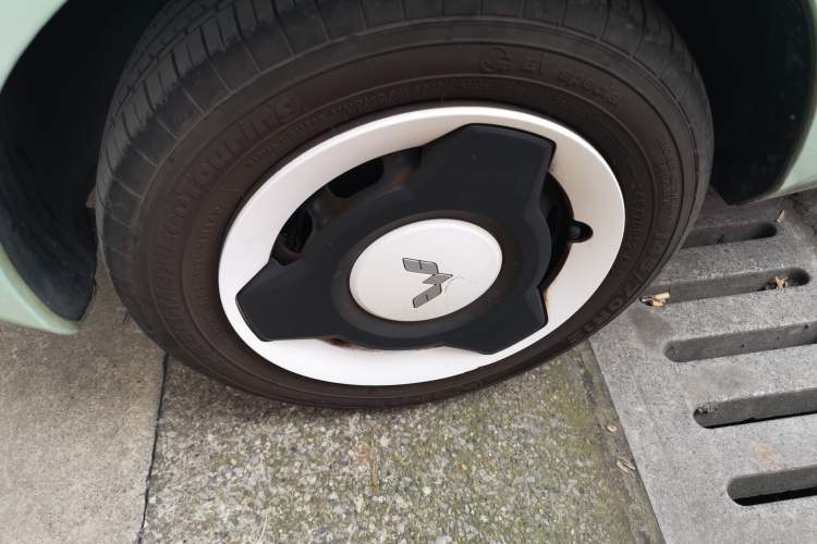 Used Wuling Hongguang MINIEV 2021 Macaron Premium Model – Lithium-NMC Left Front Wheel Hub