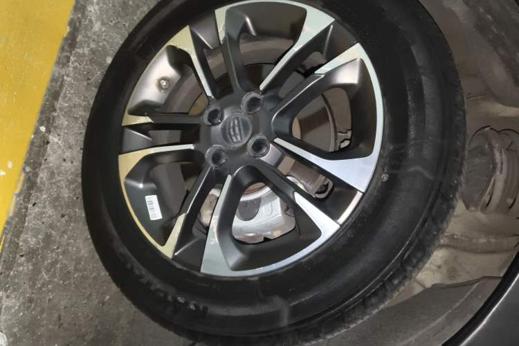 Used Geely Auto Vision X3 2019 Upgraded Model 1.5L CVT Prestige Version Right Front Wheel Hub