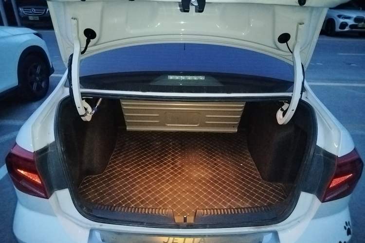 Used Volkswagen Jetta 2017 1.5L Manual Comfort Model Trunk