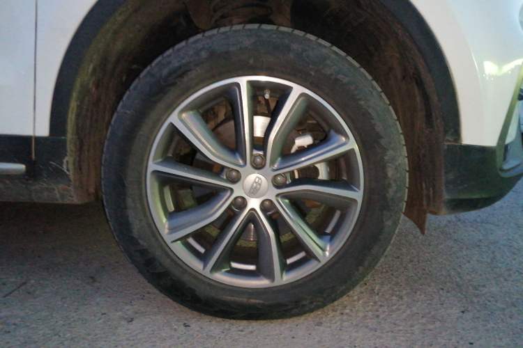 Used Geely Auto Emgrand X7 Sport 2020 1.8TD DCT Two-Wheel Drive Smart Connect 4G-Enabled Version Right Front Wheel Hub