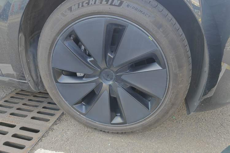 Used Tesla Model 3 2023 Rear-Wheel-Drive Version
