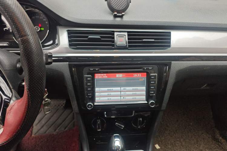 Used Volkswagen Bora 2016 1.6L Automatic Comfort Model
