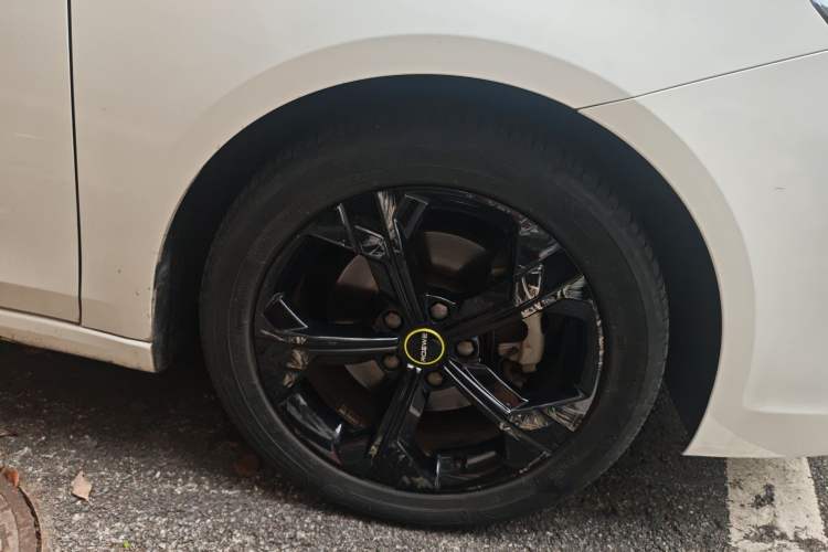 Used Roewe i6 MAX New Energy 2020 1.5T PHEV Cool & Stylish Skyroof Edition Right Front Wheel Hub