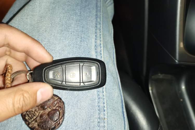 Used Ford Kuga 2015 1.5L GTDi Four-Wheel-Drive Elite Model Vehicle Key