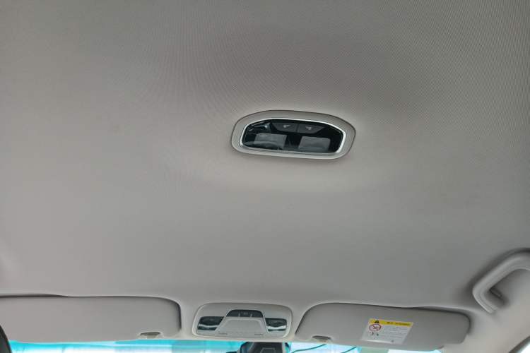 Used Geely Auto Emgrand 2019 Leading Edition 1.5L CVT Luxury Model China VI Standard Headliner