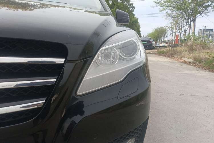 Used Mercedes-Benz R-Class 2017 R 320 4MATIC Business Edition Prestige Model
