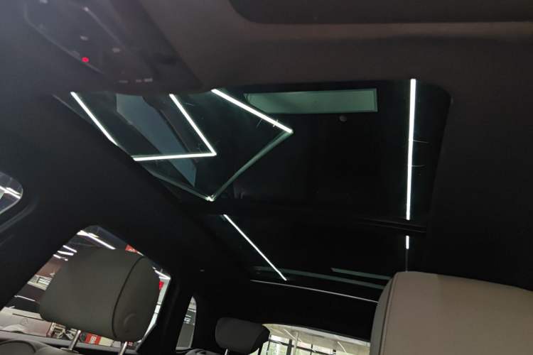 Used Audi Q5L 2023 40T Luxury Dynamic Model Headliner