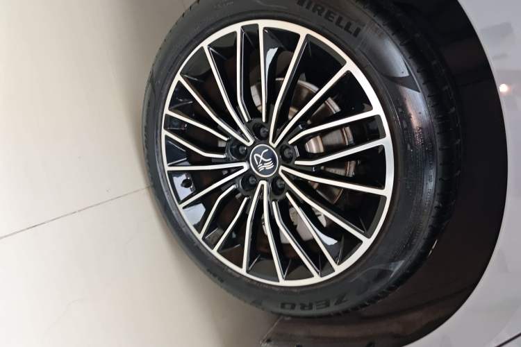 Used BYD Han 2025 DM-i Intelligent Driving Edition 125KM LiDAR Flagship Model
