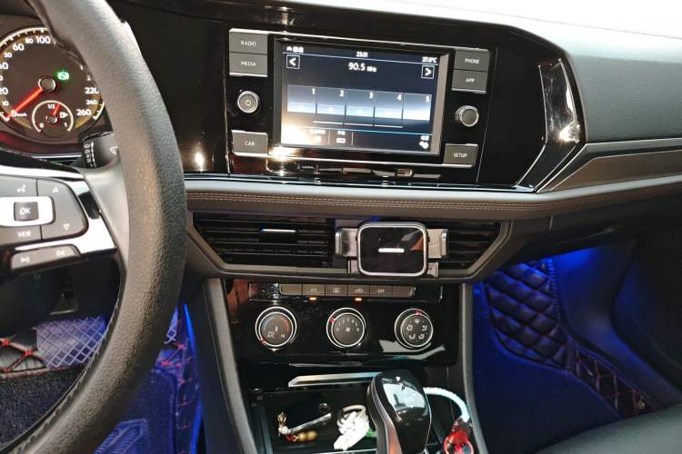 Used Volkswagen Sagitar 2020 280TSI DSG Comfort Version China VI Standard Audio And AC Panel