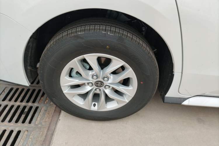 Used Toyota Granvia 2026 Model 2.5L Hybrid Comfort Edition
