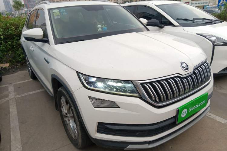 Used Skoda Kodiaq 2018 Facelifted TSI330 5-Seater Two-Wheel-Drive Luxury Enjoyment Edition Front Right 45 Deg