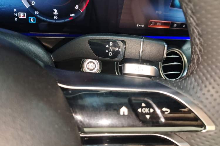 Used Mercedes-Benz E-Class 2023 Restyled E 300 L Sport Luxury Edition Gear Lever