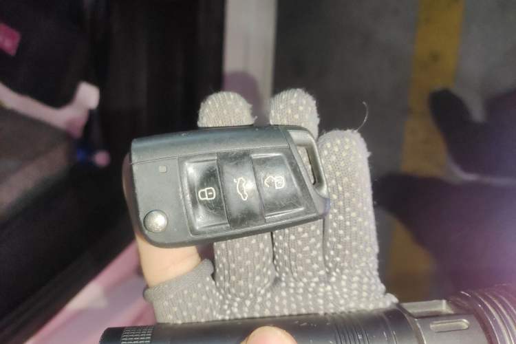 Used Skoda Octavia 2018 1.6L Automatic Comfort Edition Vehicle Key