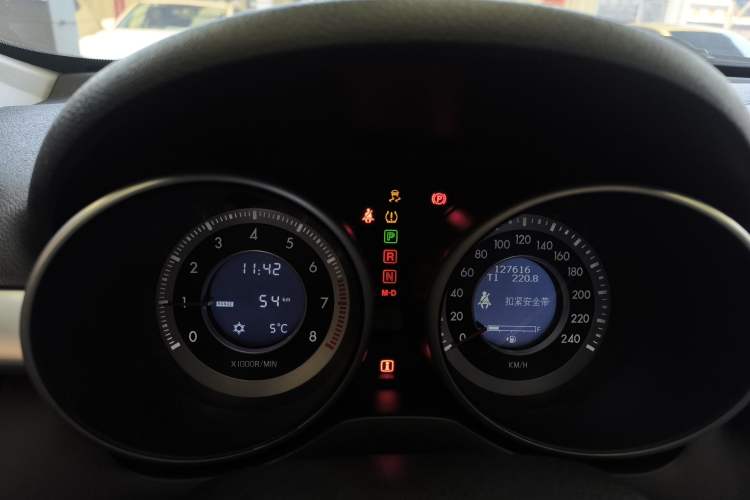 Used Bestune X80 2013 2.0L automatic luxury version