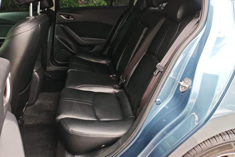 Used Mazda 3 Axela 2017 Sedan 1.5L Automatic Comfort Model Emission Standard China V