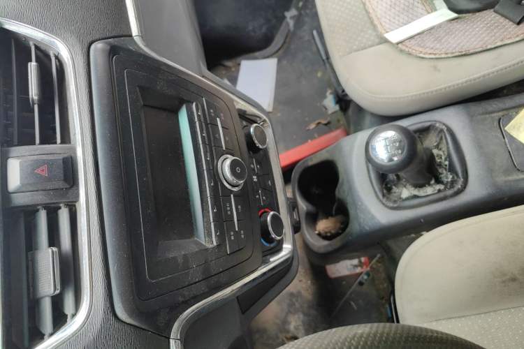 Used Jinbei Hiace X30 2018 1.3L Cargo Van Standard Version DLCG12 Audio And AC Panel