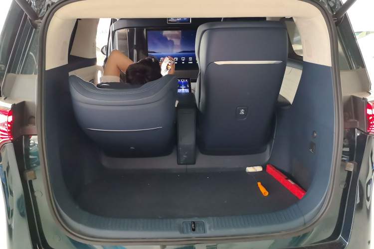 Used Buick Century 2023 2.0T Four-Seat Private Edition Trunk