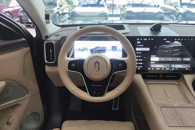 Used Hima AITO M8 2025 Extended-Range Max+ Version 53.4 kWh 6-Seater Edition Steering Wheel