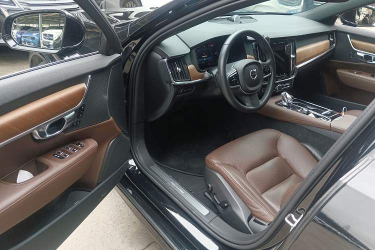 Used Volvo S90 New Energy 2022 T8 eDrive Hybrid Luxury Edition Driver Seat