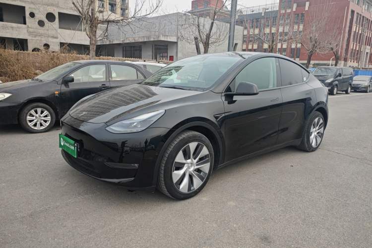 Used Tesla Model Y 2022 Long-Range All-Wheel-Drive Version