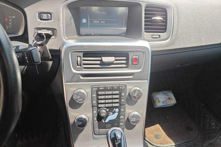 Used Volvo S60 2018 S60L T3 Smart Progress Edition
