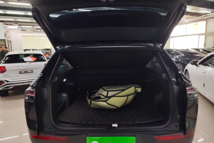 Used Volkswagen Tavendor 2024 330TSI Luxury Touring - All-Inclusive Edition Trunk