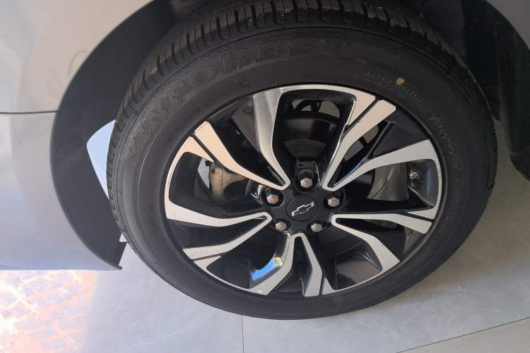 Used Chevrolet Monza 2020 Light Hybrid RS 330T Automatic Comfort Edition Right Rear Wheel Hub