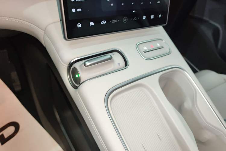 Used Nio ES6 2024 75 kWh Gear Lever